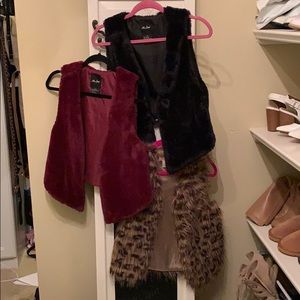 Faux fur vest black 23 inches size M runs small